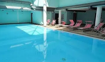 Mondial Hotel 3*