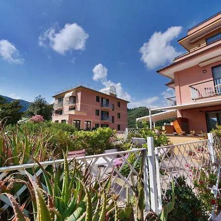 Hotel Mondial 3*