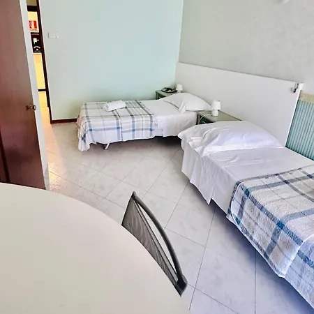 Mondial Hotel 3*