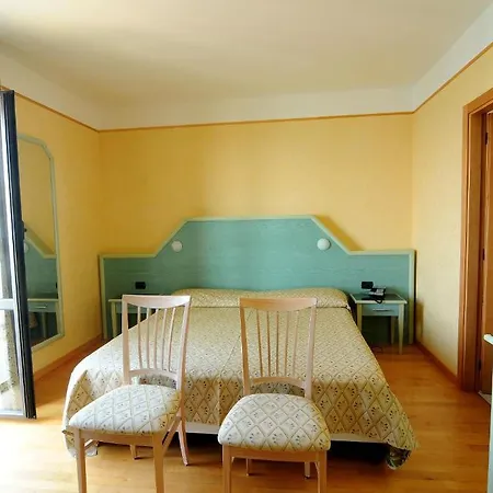 Hotel Mondial